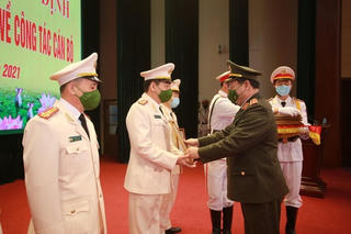 Công an Hà Nội: Điều động, bổ nhiệm 10 cán bộ chỉ huy