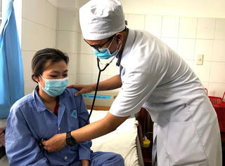 Cần Thơ: Cứu sống 2 nữ bệnh nhân uống nhầm thuốc suýt chết 