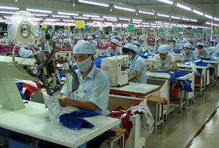 Năng suất lao động thấp: Lỗi của ai?