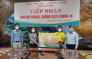 Doanh nghiệp trao tặng tỉnh Quảng Bình trang thiết bị y tế phòng dịch trị giá 800 triệu đồng