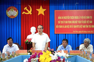 [ẢNH]: Chủ tịch Nguyễn Thiện Nhân thăm và làm việc tại Trà Vinh