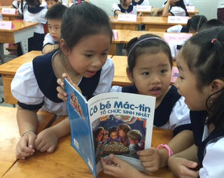 Nhùng nhằng các khoản thu 'tự nguyện' đầu năm học