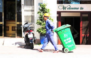 Công nhân môi trường Đà Nẵng bức xức là có lý do