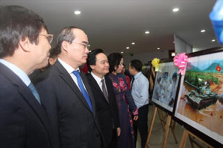 BẢN TIN MẶT TRẬN: Chủ tịch Nguyễn Thiện Nhân dự lễ Bế mạc Hội báo Toàn quốc 2017