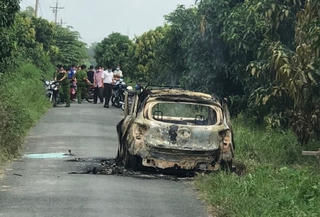 Vụ bộ xương người trong xe taxi cháy trơ khung: Nghi vấn tài xế taxi tự thiêu