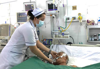 Cứu sống ngoạn mục bệnh nhân bị ho ra 'máu sét đánh' 