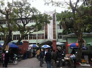 ‘Bé sơ sinh ghi nhầm giới tính’: Hai nữ hộ sinh bị kỷ luật