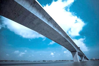 Đẩy nhanh tiến độ hoàn thành cầu Cửa Đại và dự án PCLB, đường cứu hộ cứu nạn