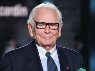 Nhà thiết kế thời trang lừng danh Pierre Cardin qua đời ở tuổi 98