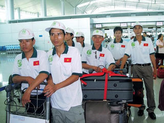 Xác định trách nhiệm đóng BHXH của doanh nghiệp XKLĐ