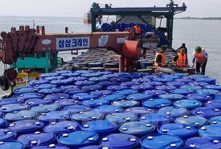 Tạm giữ gần 200.000 lít dầu không rõ nguồn gốc