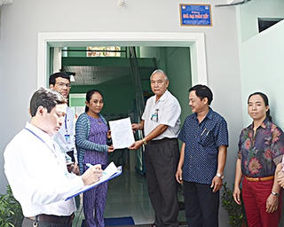 TP Vũng Tàu tặng nhà Đại đoàn kết cho hộ nghèo huyện Tây Sơn