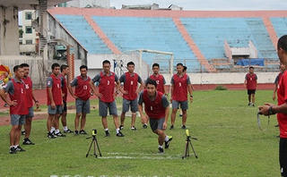 2 trọng tài, trợ lý trọng tài trượt bài kiểm tra thể lực