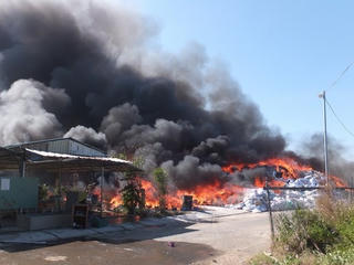 Hỏa hoạn tại bãi tập kết gỗ, ước thiệt hại khoảng 1 tỷ đồng