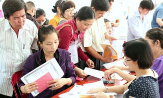 Không cho học sinh thi  là bắt bố mẹ “thi”