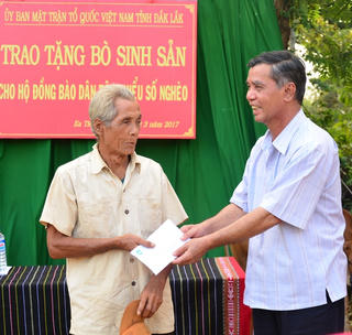 Cùng chăm lo cho người nghèo