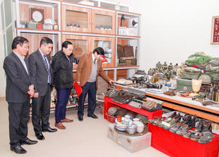 Chuyện quanh khuôn viên bảo tàng