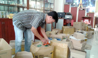Thu giữ gần 10 tấn mỹ phẩm nhập lậu không rõ nguồn gốc