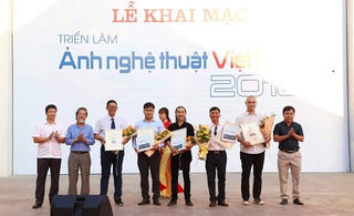 Phóng viên báo Đại Đoàn Kết giành giải Khuyến khích cuộc thi Ảnh nghệ thuật Việt Nam