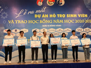 Quỹ học bổng Vừ A Dính ra mắt dự án 'Hỗ trợ sinh viên'