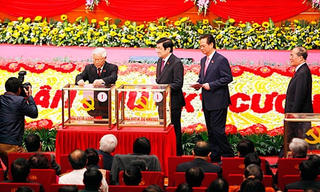 Đại hội đang bầu Ban chấp hành Trung ương khóa XII