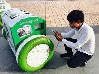 Đà Nẵng tiếp nhận thùng rác có tính năng sạc pin điện thoại