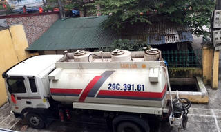 Lộ thủ đoạn rút ruột 9.000 lít xăng máy bay