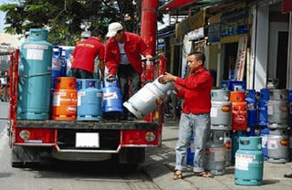 Giá gas giảm 8000 đồng/bình 12 kg