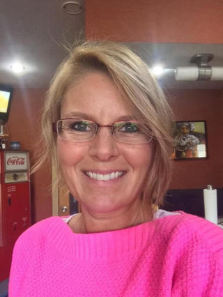 Mắc bệnh lạ, cơ thể bốc mùi như cá