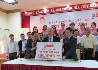 Acecook Việt Nam tài trợ 3,3 tỷ đồng cho Festival Huế 2018