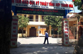 Thu hồi quyết định đuổi học 7 học sinh xúc phạm thầy cô trên Facebook