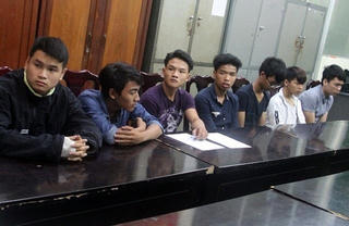 Bắt 9 thanh thiếu niên đập phá hàng loạt ô tô trong đêm cho… vui