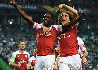 Arsenal thắng 11 trận liên tiếp, Chelsea thăng hoa nhờ người hùng không ngờ