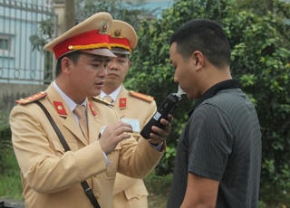 Khẩn trương thực hiện các biện pháp ngăn chặn TNGT do uống rượu, bia