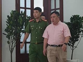 Bắt tạm giam Giám đốc Bệnh viện Mắt TP HCM Nguyễn Minh Khải