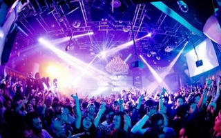 Từ mai, dân Lào Cai được vào quán bar, karaoke, massage