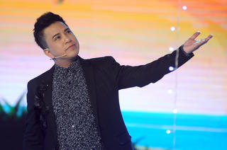 Ca sĩ Quang Toàn qua đời đột ngột tại sân bay