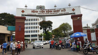 Công an triệu tập thanh niên dùng vật nhọn đâm khiến 10 người điều trị phơi nhiễm HIV