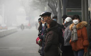 Báo động đỏ về ô nhiễm không khí ở phía Bắc Trung Quốc