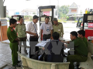 Bến Tre: Xử phạt trạm xăng dầu gắn “nút lạ” trên trụ bơm