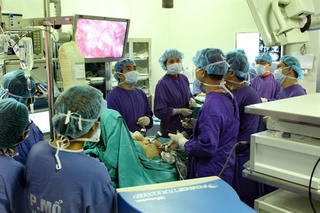 Kỹ thuật huỳnh quang trong phẫu thuật mạch máu não