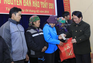 Tết ấm nghĩa tình ở nơi âm độ