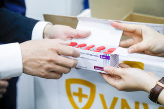 TP HCM: Cho Vingroup mượn 5.000 liều vaccine Covid-19 là 'hợp tình, hợp lý'