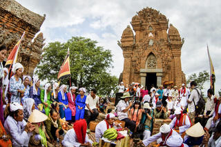 Bảo tồn và phát huy giá trị di sản âm nhạc Chăm ở Ninh Thuận