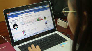 Sổ tay: Không dễ dãi bấm 'like'