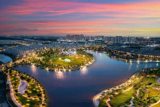 Các 'cá mập' xoay chuyển dòng tiền đầu tư như thế nào?