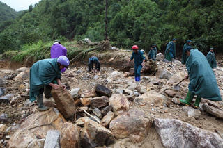 Sạt lở đất đá, một người thiệt mạng trên lán trại