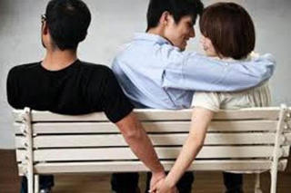 Tăng mức phạt với hành vi 'ngoại tình'