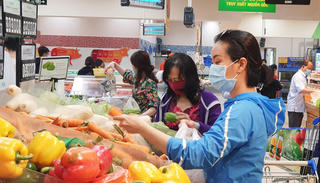 Không lo thiếu hàng, sốt giá