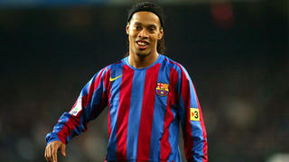 Ronaldinho tới Việt Nam